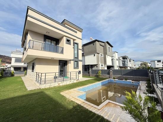 Brandneue, Freistehende Luxusvilla Mit Pool In Seferihisar Doğanbey Zu Verkaufen