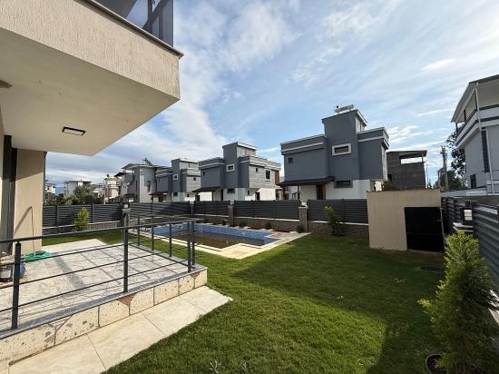 Brandneue, Freistehende Luxusvilla Mit Pool In Seferihisar Doğanbey Zu Verkaufen