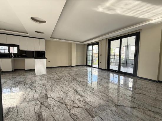 Brandneue, Freistehende Luxusvilla Mit Pool In Seferihisar Doğanbey Zu Verkaufen