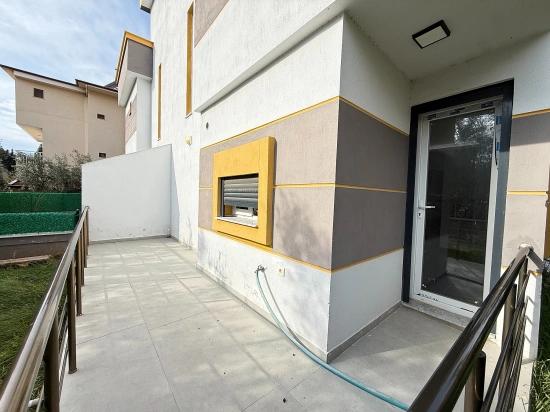 3 + 1 Brandneue Villa Mit Großem Garten Zum Verkauf In Seferihisar Doğanbey