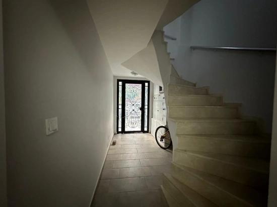 2+1 Erdgeschosswohnung Zum Verkauf In Seferihisar Doğanbey, 200 M Vom Meer Entfernt