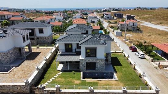 4+1 Villa Mit Privatem Pool Und Luxuriösem Kamin In Seferihisar, Akarca Zu Verkaufen