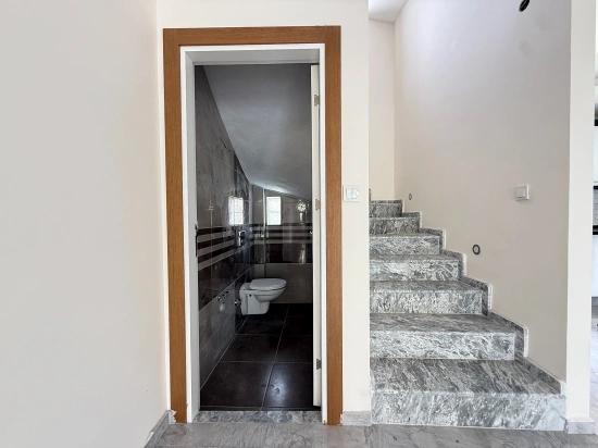 Brandneue 3+1-maisonette-villa/sommerhaus Zum Verkauf In Doğanbey, Seferihisar.