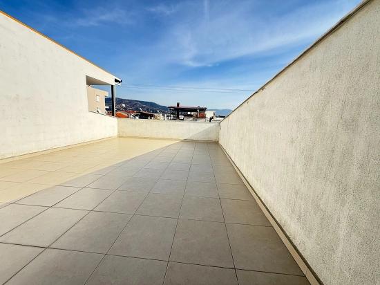 Brandneue 3+1-maisonette-villa/sommerhaus Zum Verkauf In Doğanbey, Seferihisar.