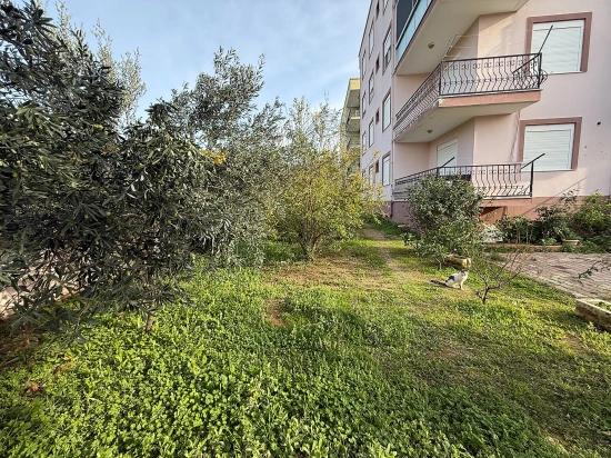 2+1-Zimmer-Wohnung (80 M²) Im Zentrum Von Seferihisar Ürkmez Zu Verkaufen, Keine Renovierungsarbeiten Erforderlich