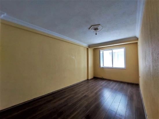 2+1 Wohnung Zum Verkauf Im Zentrum Von Seferihisar Ürkmez, Separate Küche