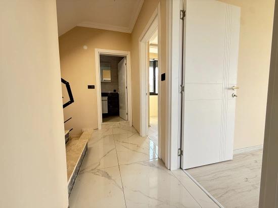 3+1 Maisonette-villa Mit Neuem Garten Zum Verkauf In Seferihisar Doğanbey