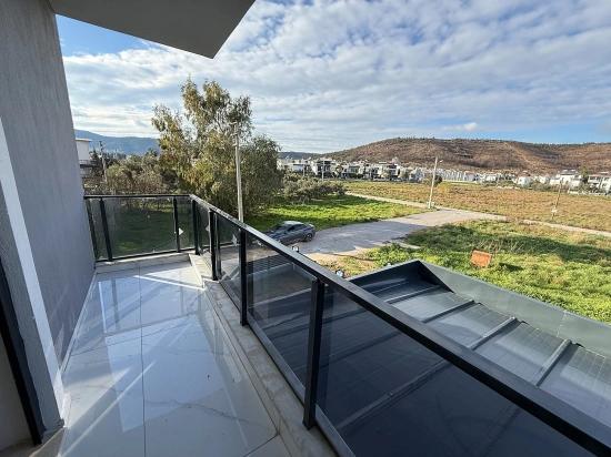 3+1 Maisonette-villa Mit Neuem Garten Zum Verkauf In Seferihisar Doğanbey