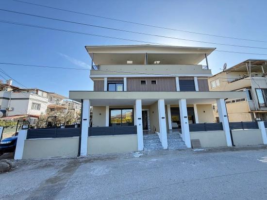 Luxuriöse, Brandneue 3+1-Zimmer-Villa Mit Garten In Meeresnähe In Doğanbey, Seferihisar, Zu Verkaufen.