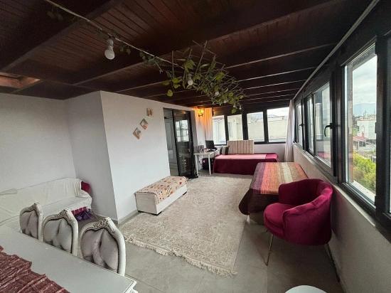 In Seferihisar Doğanbey Zu Verkaufen: Gartenvilla Mit 3+1 Zimmern, Kostenloses Doppelhaus-sommerhaus Ohne Nebenkosten