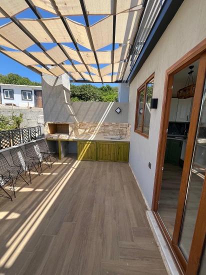 Fertiges, Freistehendes Sommerhaus Mit 2+1 Schlafzimmern In Menderes Gümüldür Zu Verkaufen, Mit Einem 200 Quadratmeter Großen Garten.
