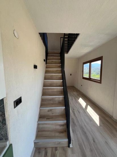 Fertiges, Freistehendes Sommerhaus Mit 2+1 Schlafzimmern In Menderes Gümüldür Zu Verkaufen, Mit Einem 200 Quadratmeter Großen Garten.