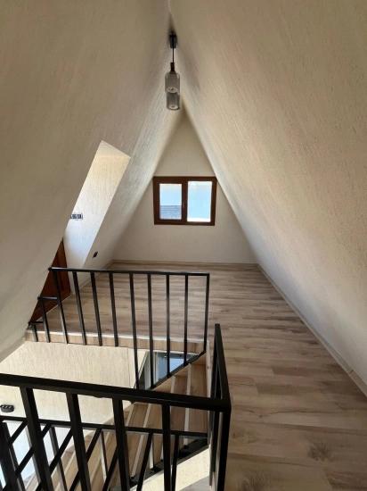 Fertiges, Freistehendes Sommerhaus Mit 2+1 Schlafzimmern In Menderes Gümüldür Zu Verkaufen, Mit Einem 200 Quadratmeter Großen Garten.