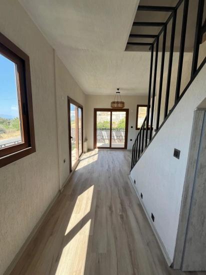 Fertiges, Freistehendes Sommerhaus Mit 2+1 Schlafzimmern In Menderes Gümüldür Zu Verkaufen, Mit Einem 200 Quadratmeter Großen Garten.