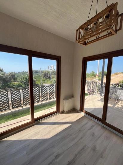Fertiges, Freistehendes Sommerhaus Mit 2+1 Schlafzimmern In Menderes Gümüldür Zu Verkaufen, Mit Einem 200 Quadratmeter Großen Garten.