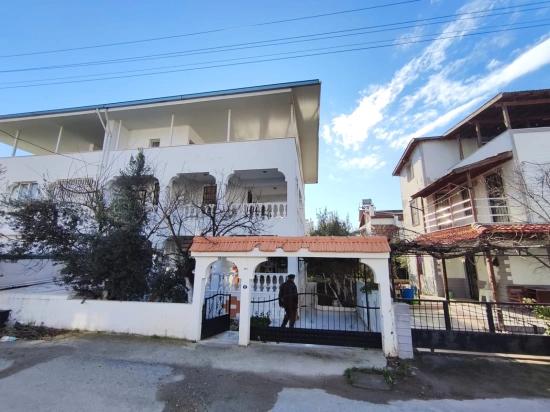 Freistehende 6+1 Villa Mit Garten Zum Verkauf In Doğanbey, Seferihisar