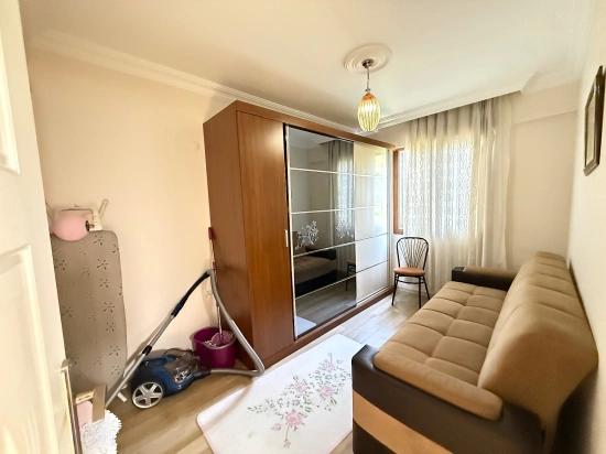 2+1 Erdgeschosswohnung Mit Garten Zum Verkauf Im Zentrum Von Seferihisar Ürkmez.