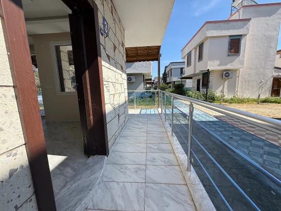 In Seferihisar Doğanbey Zu Verkaufen: Einzelnes, Unabhängiges, Großes, Gartenumschlossenes 3+1 Villenhaus