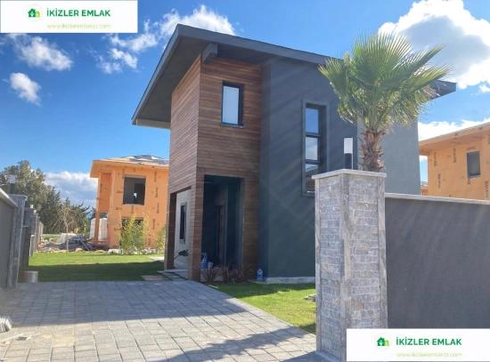 3+1-Maisonette-Villa Mit Großem Garten In Doğanbey, Seferihisar Zu Verkaufen