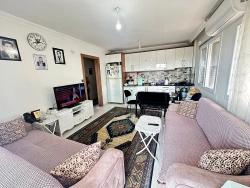 2+1 Wohnung Zum Verkauf Im Zentrum Von Seferihisar Ürkmez, 80 M2, 200 M Vom Meer Entfernt.