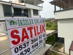 Großzügige 2+1-Zimmer-Wohnung Im Mittleren Stockwerk Im Zentrum Von Ürkmez, Seferihisar, Zu Verkaufen