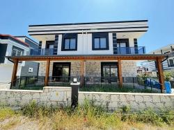 3+1-Zimmer Villa Zu Verkaufen in Cumhuriyet Bz. Seferihisar Doğanbey - 220 m²