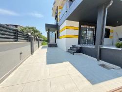 Freistehende Villa Mit 3+1 Schlafzimmern Und Brandneuem Garten In Seferihisar Doğanbey Zu Verkaufen