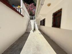 3+1 Gartenapartment In Ürkmez Zu Verkaufen, 250 Meter Vom Meer Entfernt, Erschwinglicher Preis