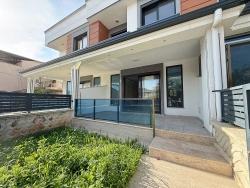 Brandneue 3+1-Maisonette-Villa/Sommerhaus Zum Verkauf In Doğanbey, Seferihisar.