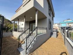 Nur Brandneue Freistehende 3+1-Zimmer-Villa Mit Garten In Doğanbey, Seferihisar Zu Verkaufen.