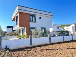 Brandneue, Freistehende, Geräumige 3+1-Zimmer-Villa In Ürkmez Doğanbey Zu Verkaufen