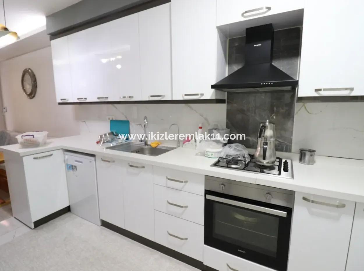 Seferihisar Ürkmez Merkez De Spacious Location 3 1 Erdgeschosswohnung