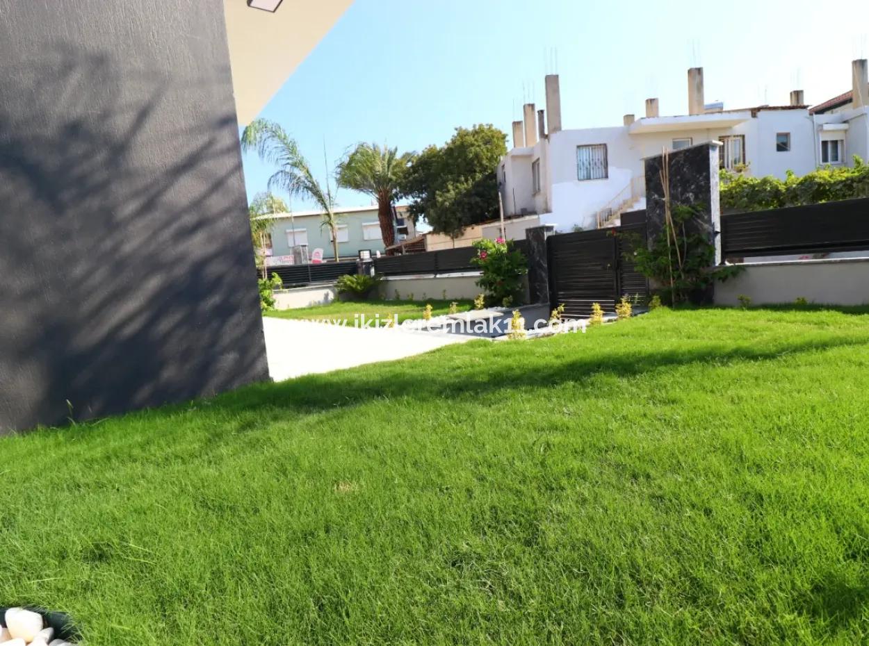 Von Zwillingen Zum Meer Zum Verkauf 500M Luxus Mit Großem Garten 3 1 Sommerhaus