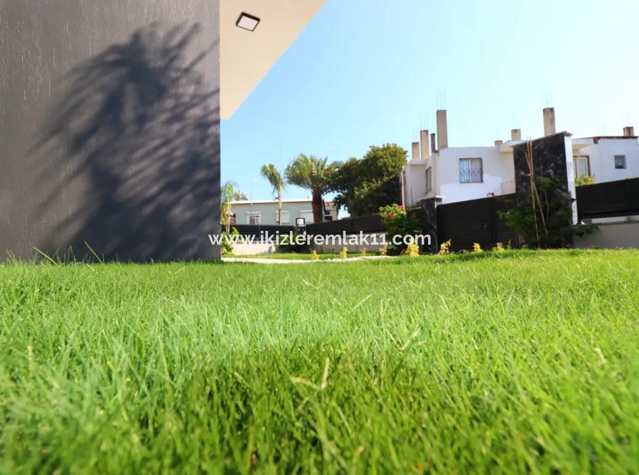 Von Zwillingen Zum Meer Zum Verkauf 500M Luxus Mit Großem Garten 3 1 Sommerhaus