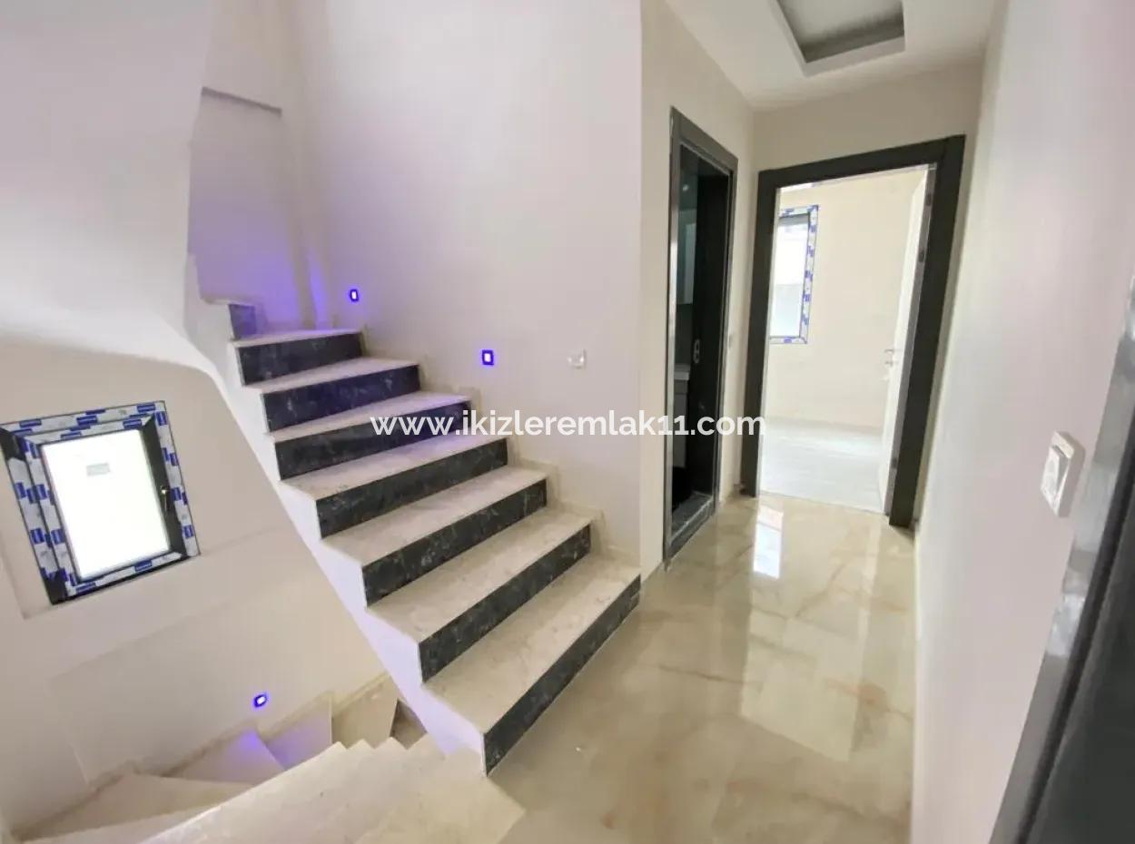 Freistehende Villa Zu Verkaufen In Seferihisar Doğanbey Arkonut 4 1 Sommer-Winter-Villa