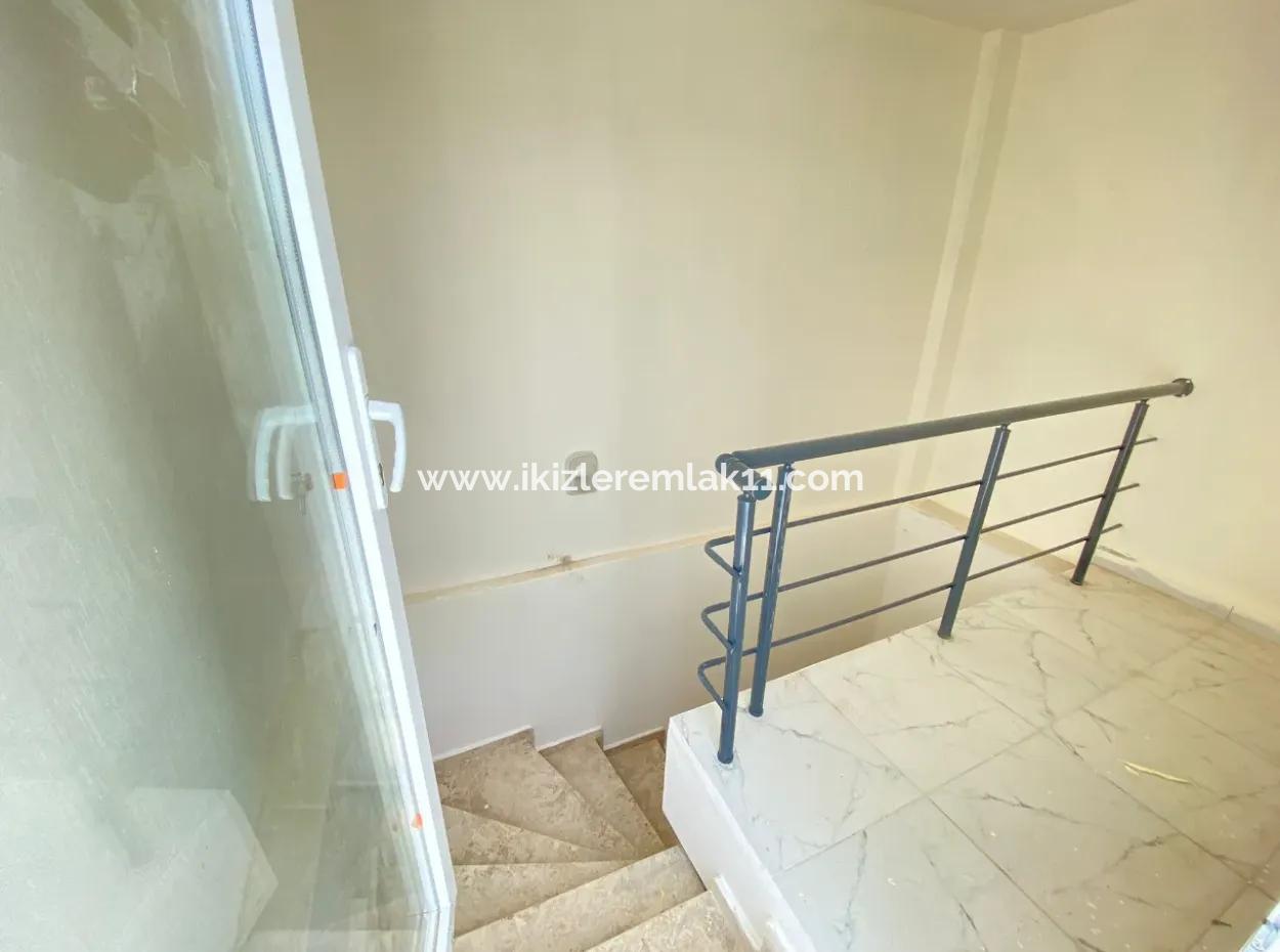 Geräumige Lage Zum Verkauf In Seferihisar Doğanbey 3 In 1 Luxusvilla