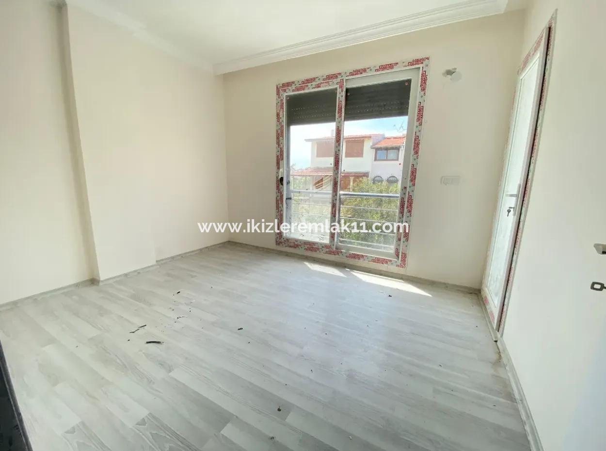 Geräumige Lage Zum Verkauf In Seferihisar Doğanbey 3 In 1 Luxusvilla