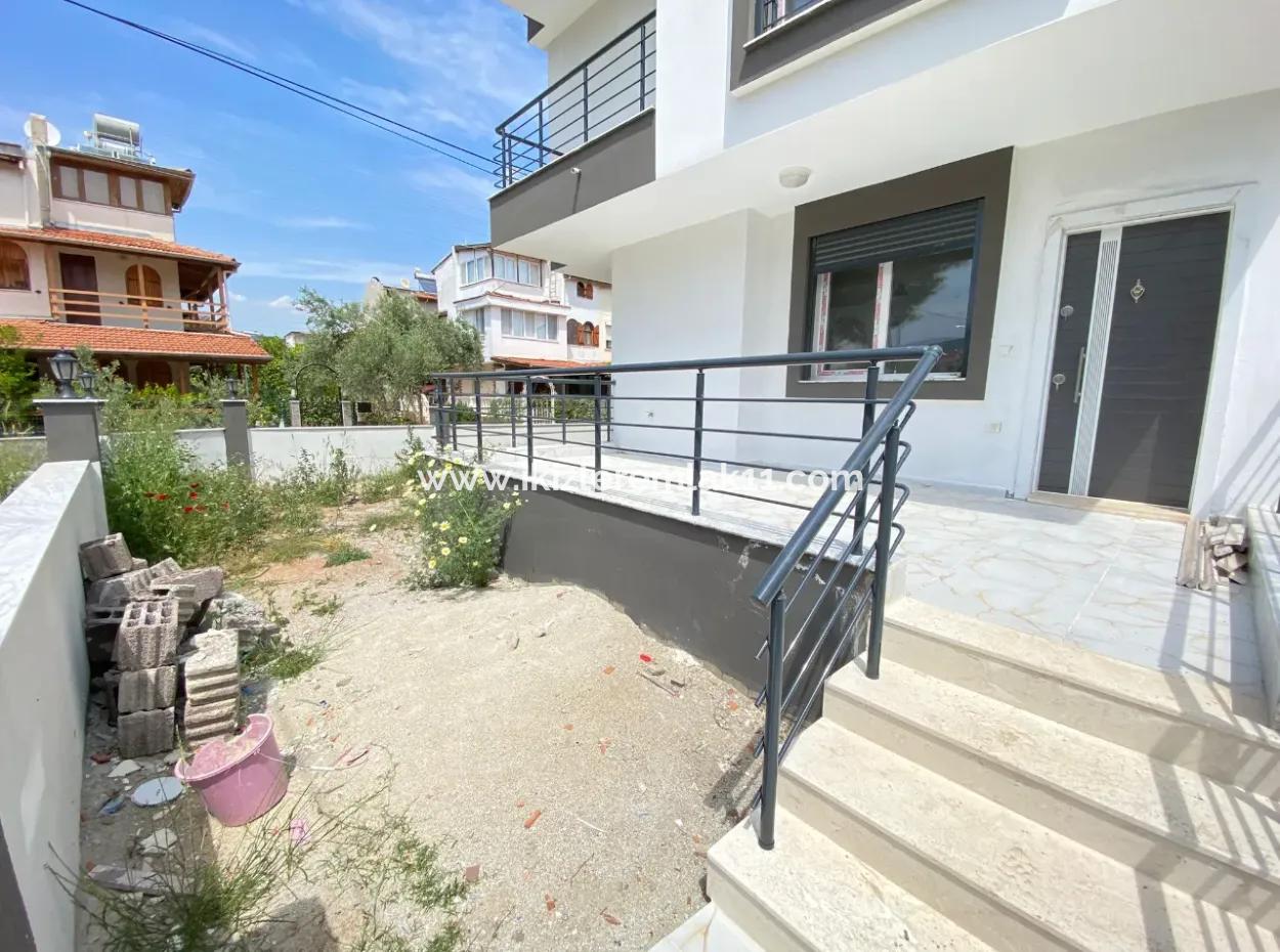 Geräumige Lage Zum Verkauf In Seferihisar Doğanbey 3 In 1 Luxusvilla