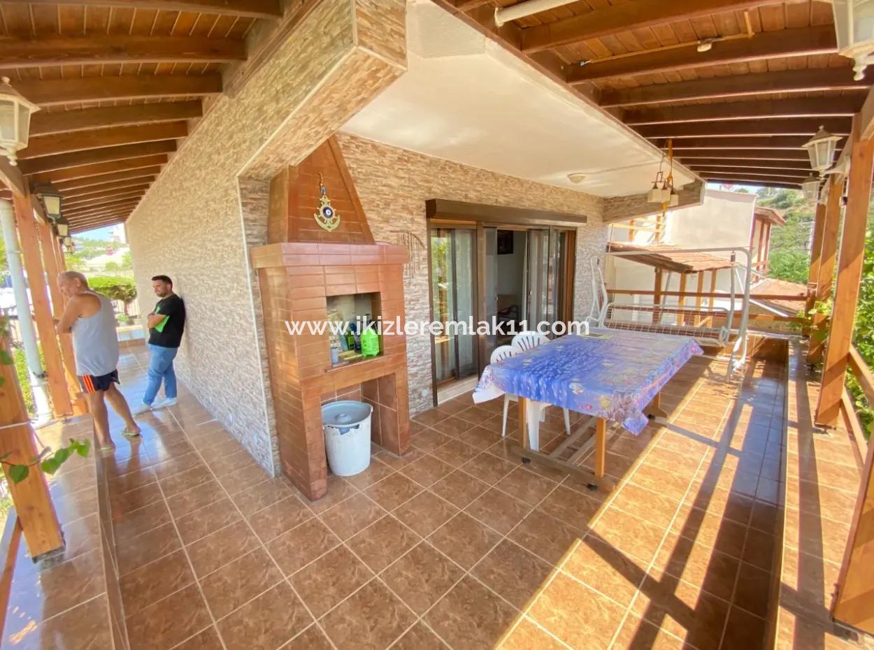 3 1 Villa Zum Verkauf Mit Großem Garten Mit Vollem Meerblick Auf Der Meerseite In Doğanbey