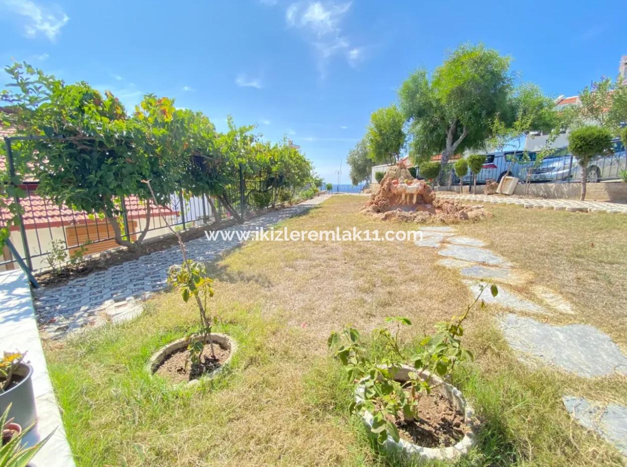 3 1 Villa Zum Verkauf Mit Großem Garten Mit Vollem Meerblick Auf Der Meerseite In Doğanbey