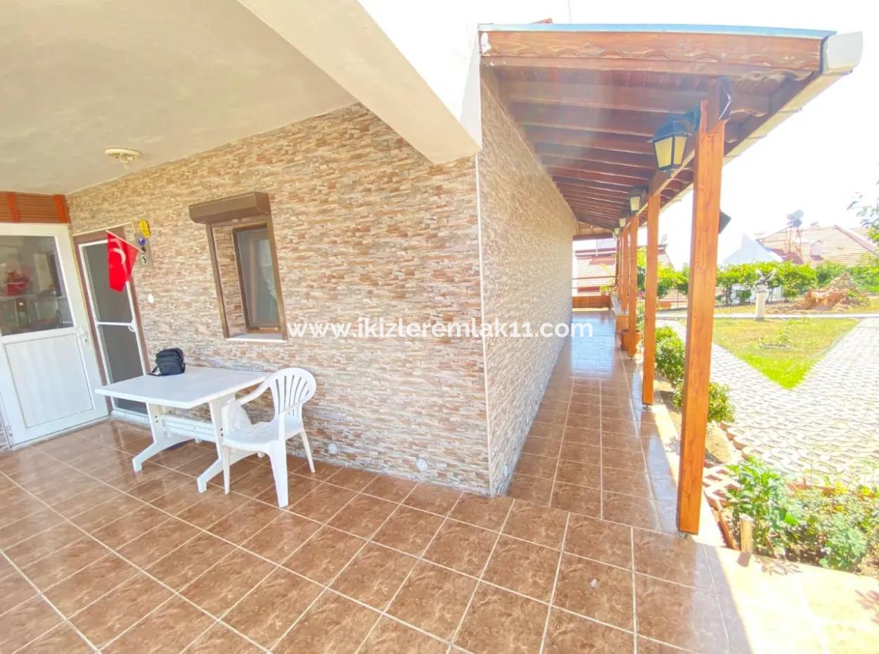 3 1 Villa Zum Verkauf Mit Großem Garten Mit Vollem Meerblick Auf Der Meerseite In Doğanbey