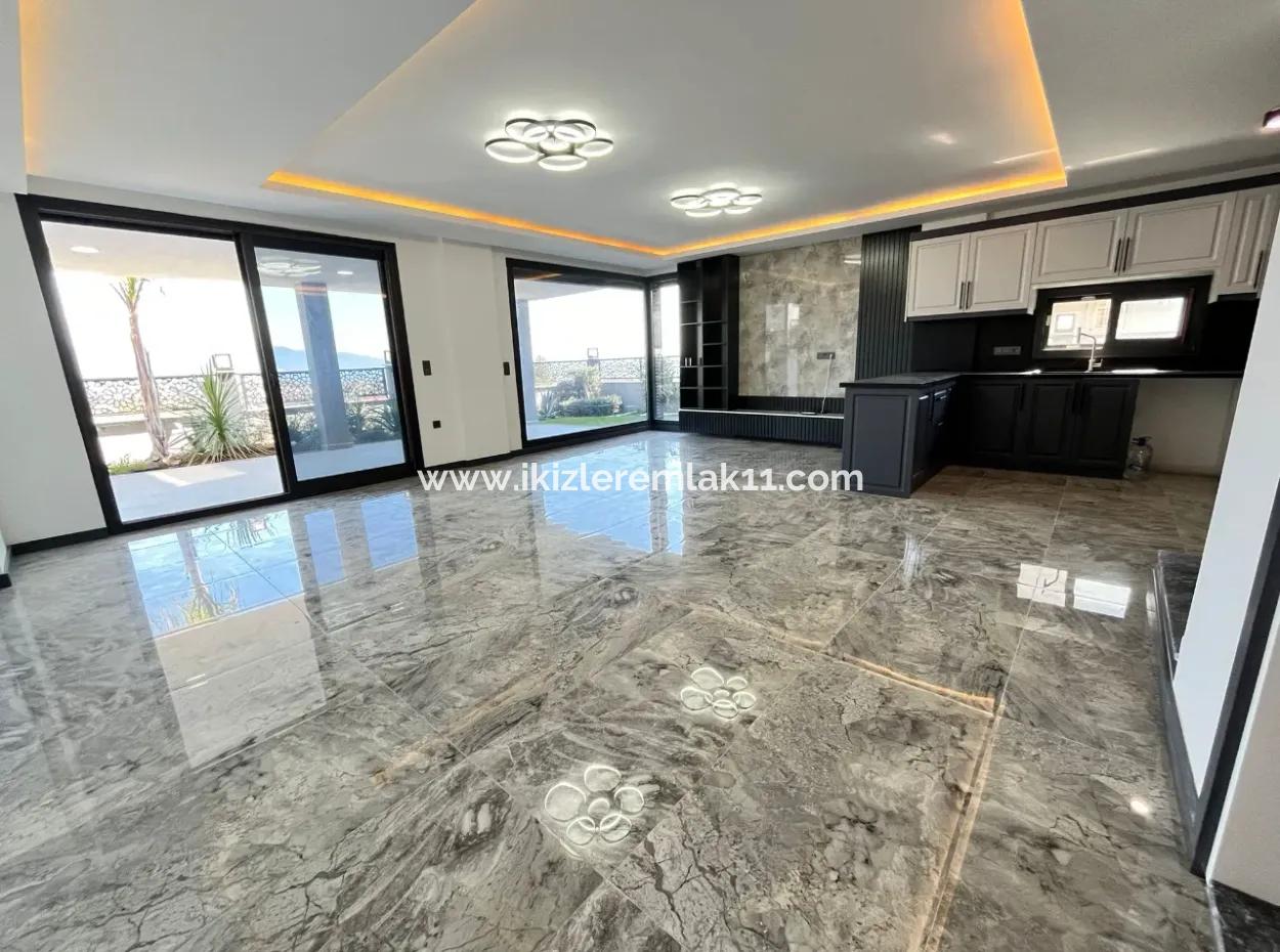 Ultra-Luxuriöse 3-In-1-Villa Mit Panoramablick Auf Das Meer In Doğanbey