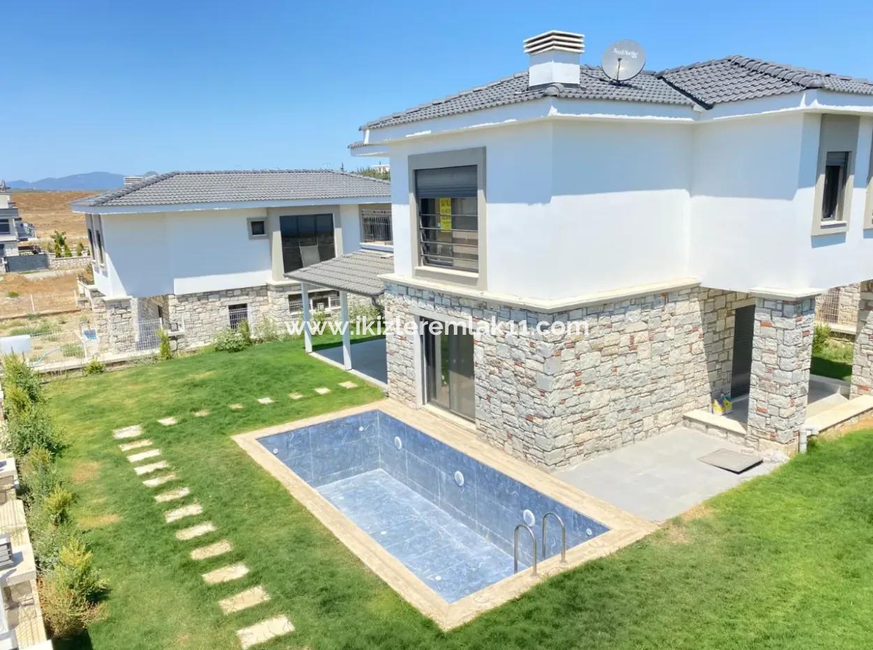 4 1 Villa Zu Verkaufen In Seferihisar Akarcada Mit Freistehendem Pool Und Luxuriösem Kamin