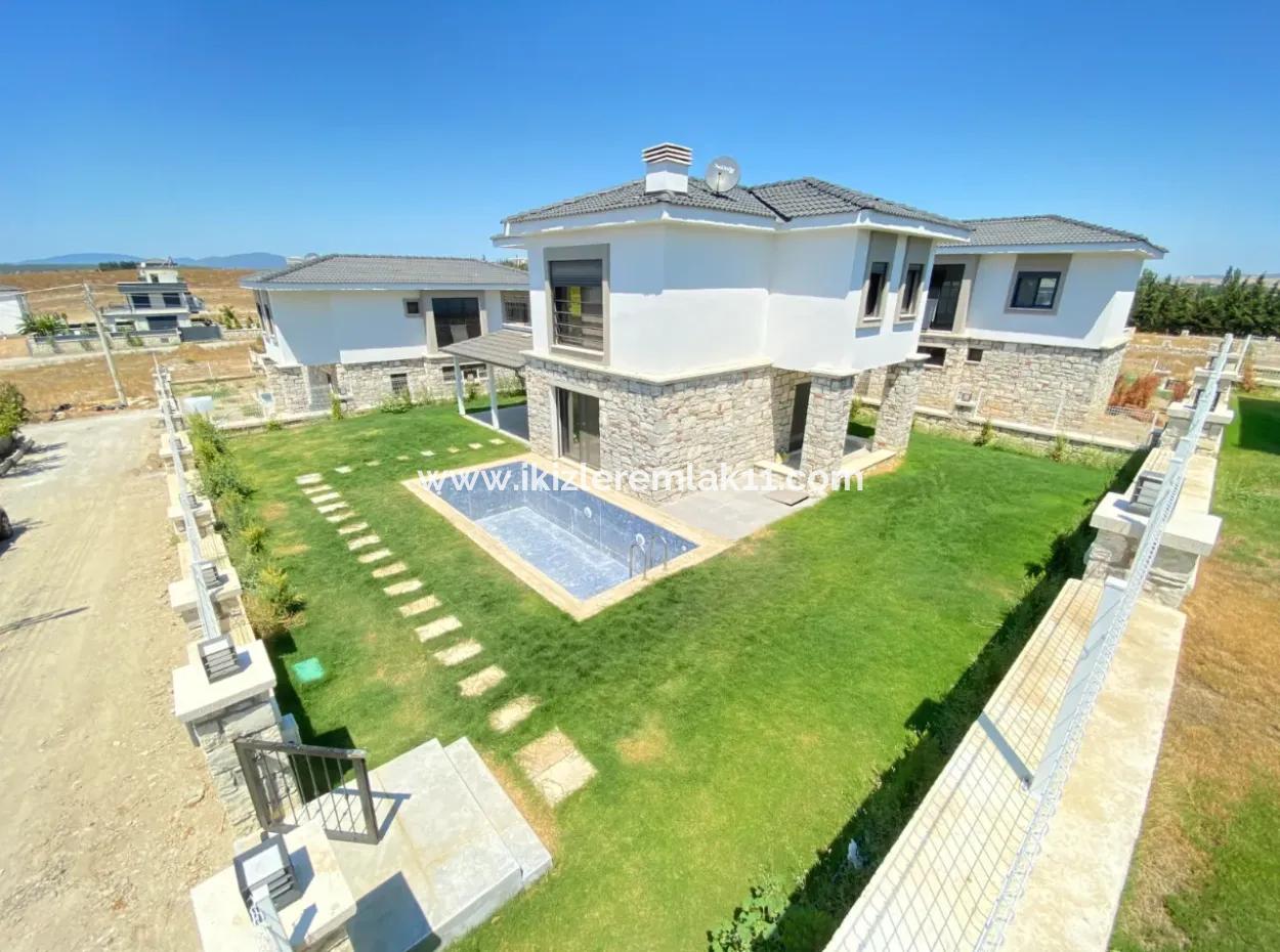 4 1 Villa Zu Verkaufen In Seferihisar Akarcada Mit Freistehendem Pool Und Luxuriösem Kamin