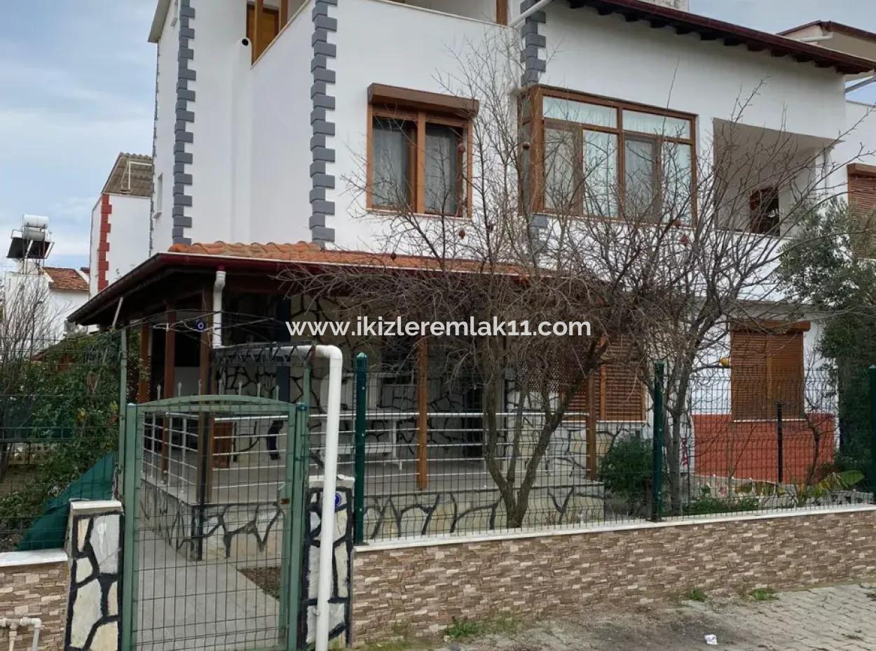 4 1 Villa Sommerhaus Zu Verkaufen In Einem Komplex In Seferihisar Doğanbey