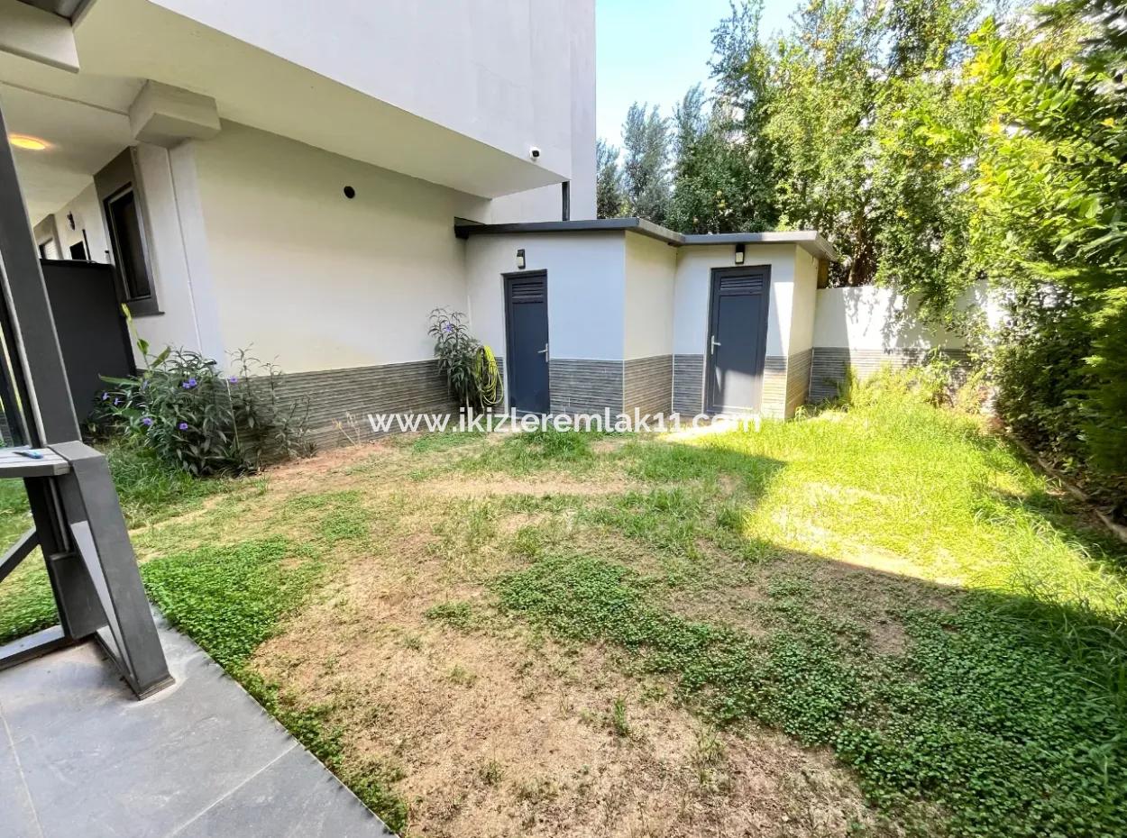 3 1 Luxusvilla Ferienhaus Mit Garten Am Meer In Ürkmez Zu Verkaufen