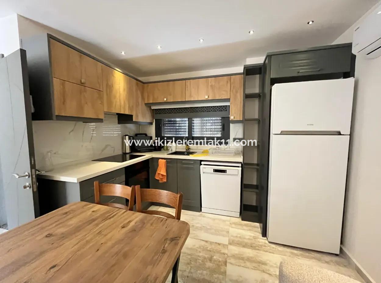3 In 1 Möbliertes Maisonette-Ferienhaus Mit Garten In Einem Komplex In Doğanbey