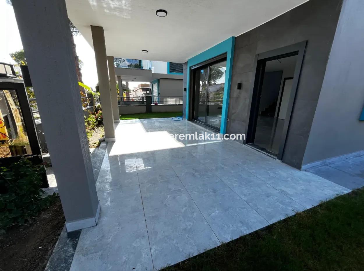 Freistehende, Brandneue Villa Mit Großem Garten Zum Verkauf In Dooğanbey, Seferihisar