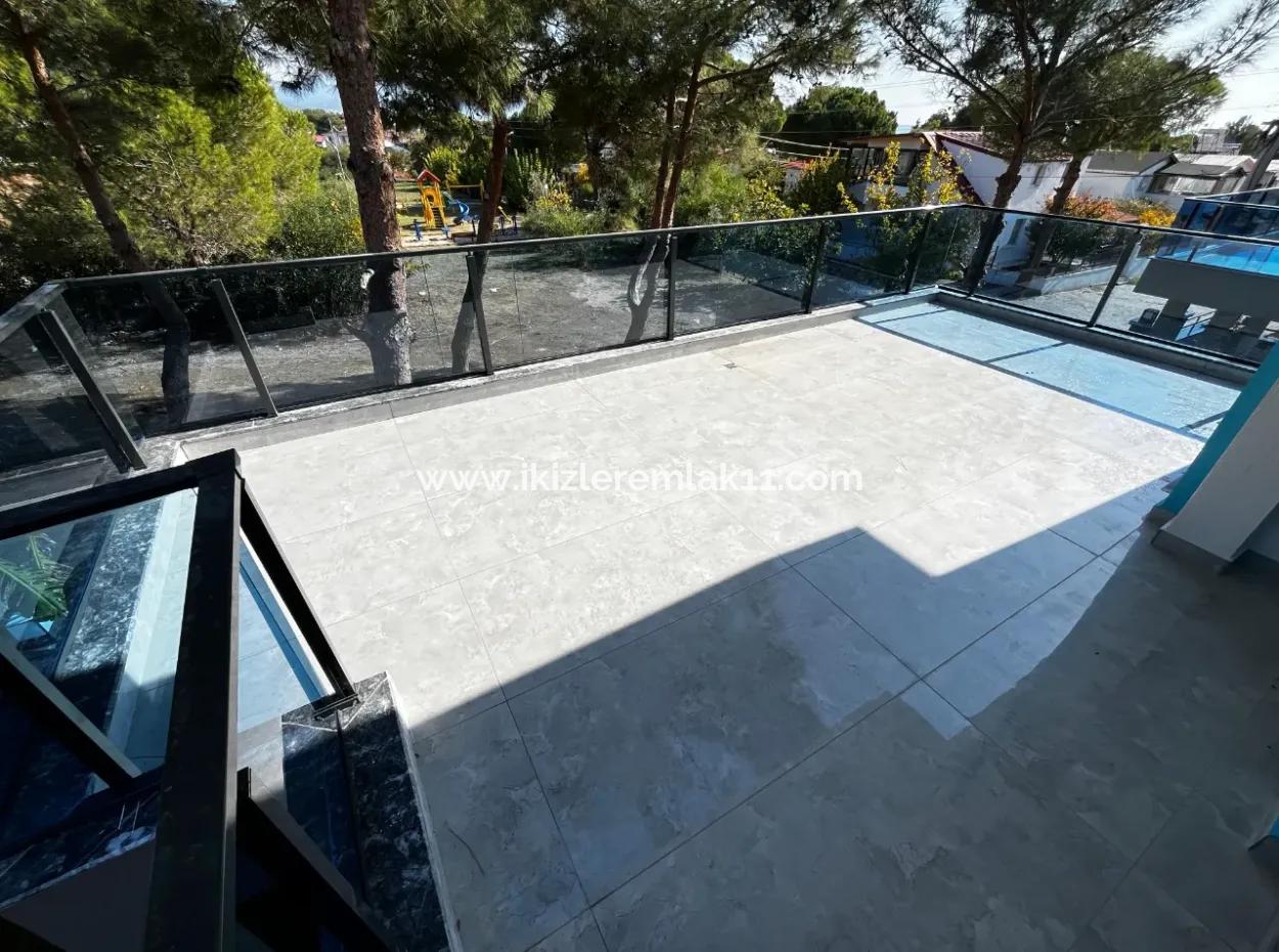 Freistehende, Brandneue Villa Mit Großem Garten Zum Verkauf In Dooğanbey, Seferihisar