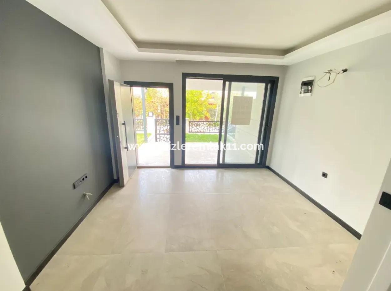 2 1 Neues Garten-Duplex-Sommerhaus Zum Verkauf In Doğanbey, Seferihisar